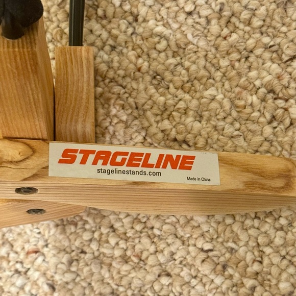 Stageline Wooden Guitar Stand - Picture 5 of 6